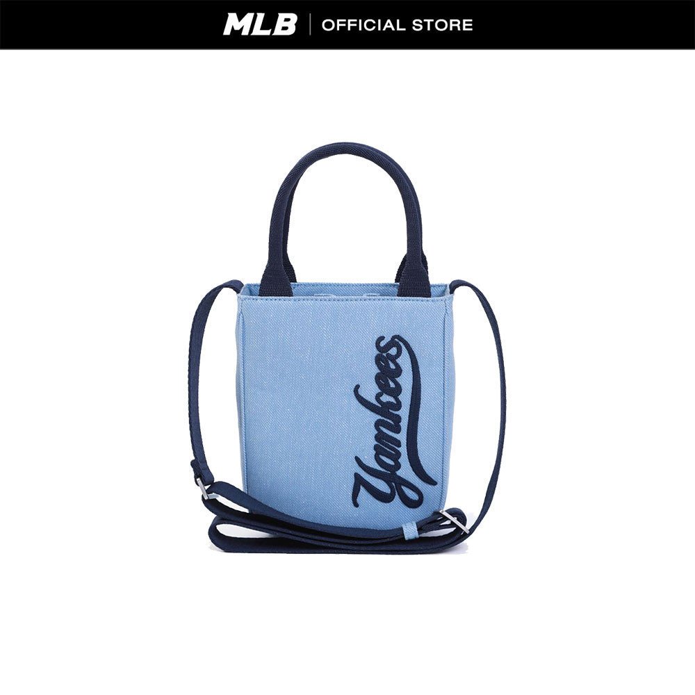 MLB กระเป๋าสะพายข้าง ยูนิเซ็กส์ Denim Varsity Cursive รุ่น 3ACRS104N 50INS สีน้ำเงิน