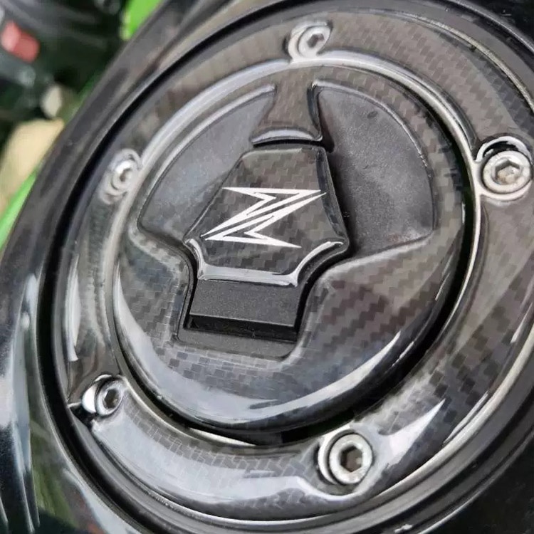 ★Bj★สติกเกอร์คาร์บอนไฟเบอร์ 3 มิติ ดัดแปลง สําหรับติดฝาถังน้ํามันเชื้อเพลิง Kawasaki Z750 Z800 Z1000 ZX6R ZX10R ER6N F