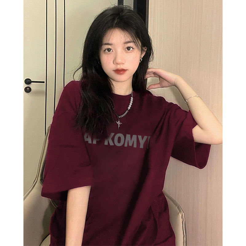 เสื้อยืดแขนสั้น พิมพ์ลายตัวอักษร สีไวน์แดง ทรงหลวม เรียบง่าย แฟชั่นฤดูร้อน สําหรับผู้ชาย และผู้หญิง 2023 ไซซ์ 3XL