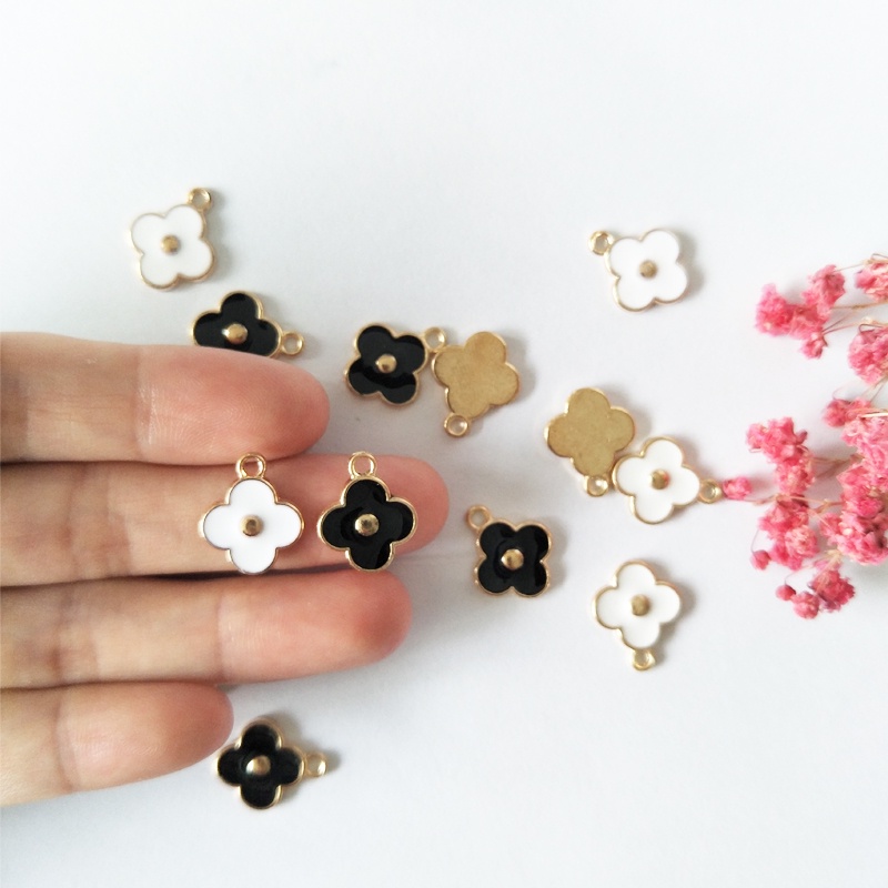 จี้ดอกไม้ ใบโคลเวอร์สี่แฉก โลหะผสม Diy สําหรับทําเครื่องประดับ สร้อยคอ สร้อยข้อมือ ต่างหู