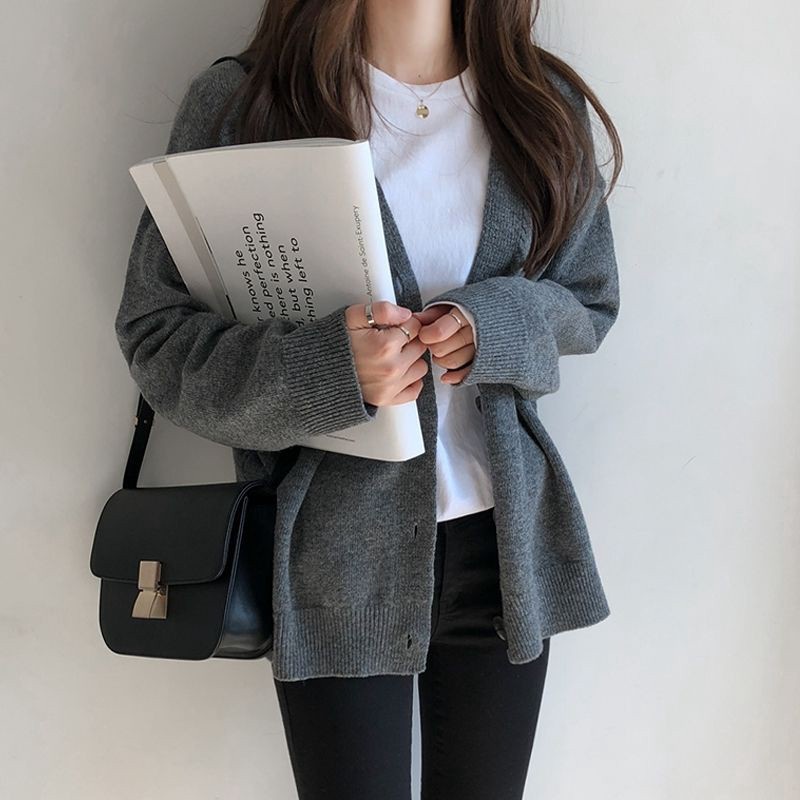สเวตเตอร์ไหมพรม 🔥ส่งไวจากไทย🔥 เสื้อกันหนาวผู้หญิง ไหมพรมเกาหลี ผ้านิ่มสุด ถูกสุด พร้อมส่ง คาร์ดิแกน สีทึบ หลวม: สีดำ