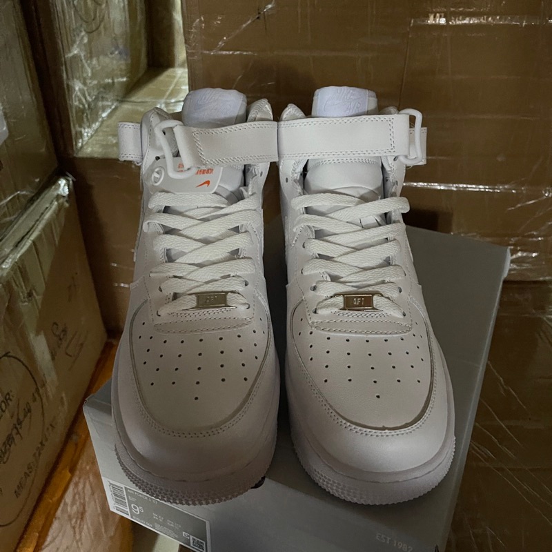 Nike Air Force 1 High `สีขาว' (ไซส์ผู้ชาย) รองเท้า new