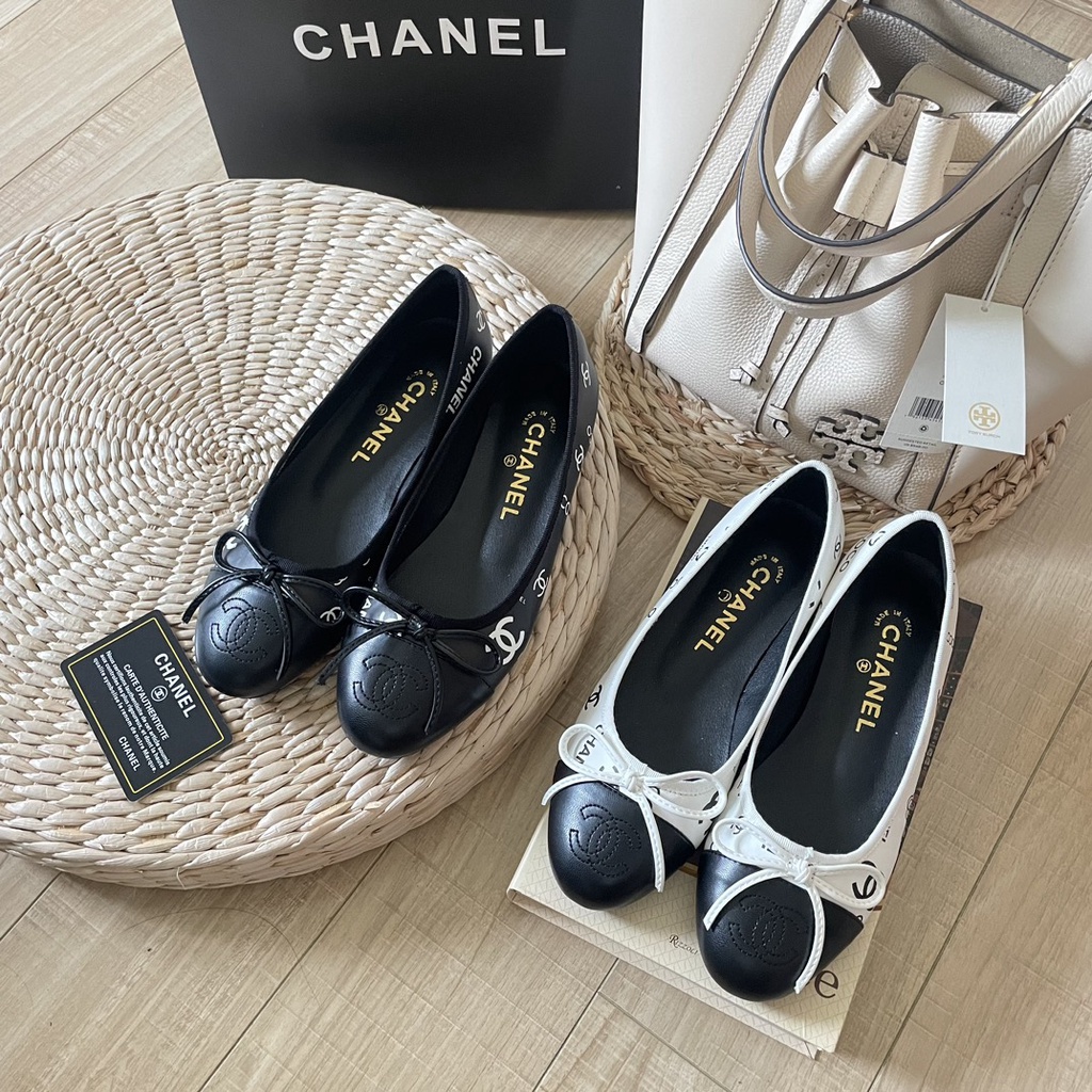 Chanel Fashion casual sneakers lightweight  comfortable flat shoes versatile canvas shoes for women ASNG