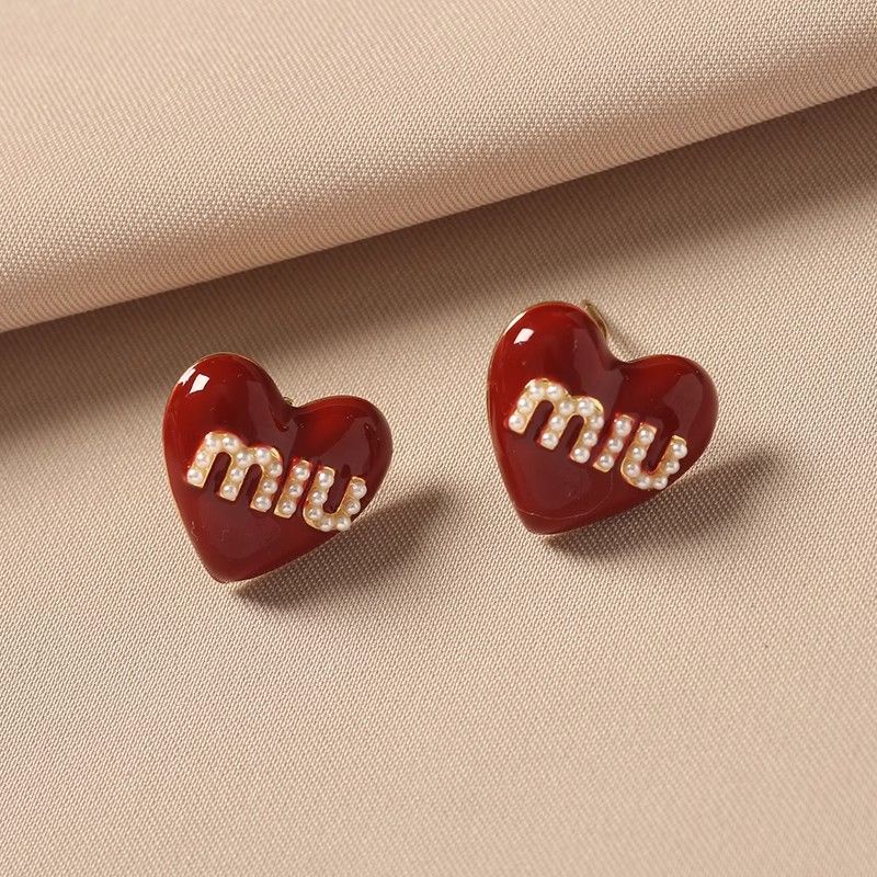 Miu Miu ต่างหูเข็มเงิน 925 รูปหัวใจ สีเบอร์กันดี อเนกประสงค์ แฟชั่นฤดูใบไม้ร่วง และฤดูหนาว สําหรับผู้หญิง