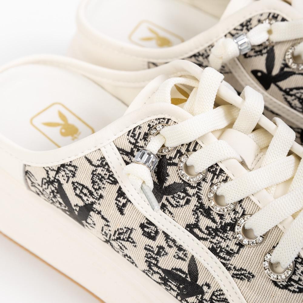 PLAYBOY Mule Sneakers รองเท้าผ้าใบเปิดส้น  รุ่น ST-H244C1194-WH (เท้าอูมควร+1ไซส์) ดีไซน์ลายกราฟฟิคโลโก้ แต่งสายเชือกรอง
