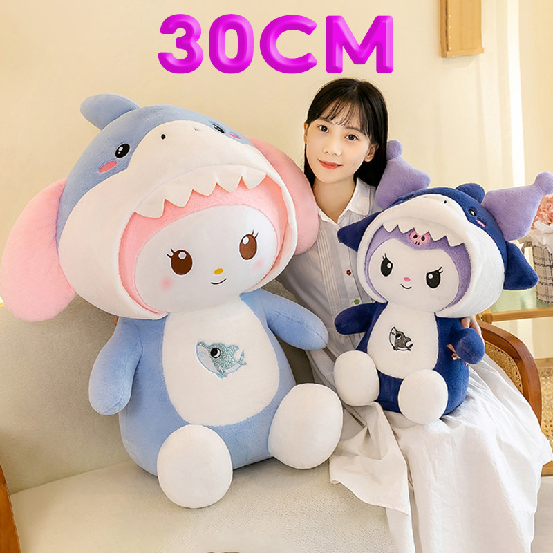 ตุ๊กตาหมูฉลาม 30ซม. ตุ๊กตาหมู ขนฟู น่ารัก นุ่มนิ่ม ของขวัญวันเกิด ของเล่นเด็ก ของขวัญวันเด็ก