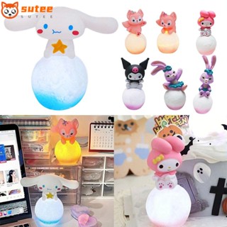 Sutee โคมไฟกลางคืน LED รูปดาวเมโลดี้ Dailu Beier Cinnamoroll Kuromi เรืองแสง คุณภาพสูง สําหรับตกแต่งเค้ก บ้าน และสํานักงาน