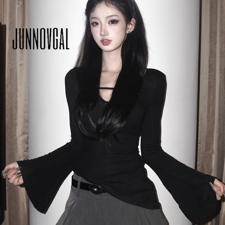 Junnovgal เสื้อยืดแขนยาว คอวี ทรงไม่สมมาตร สีพื้น แฟชั่นฤดูใบไม้ร่วง สําหรับผู้หญิง 2023