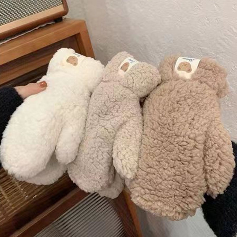 ถุงมือ ผ้ากํามะหยี่ขนนิ่ม หนา ปักลายหมี ให้ความอบอุ่น เหมาะกับฤดูหนาว กลางแจ้ง สําหรับผู้หญิง นักเรียน