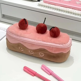 Creative Pink Cherry Plush กล่องดินสอนักเรียนความจุขนาดใหญ่กล่องดินสอเค้กกระเป๋าเก็บเครื่องเขียนอเนกประสงค์กระเป๋าเครื่องสําอาง