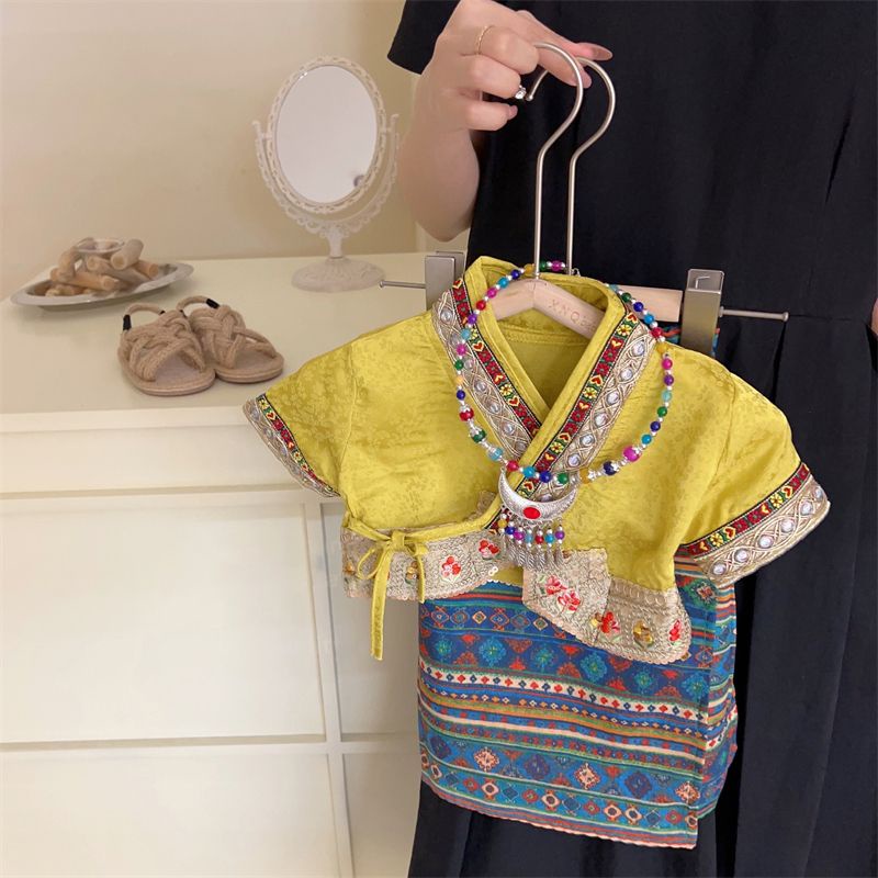 ชุดเสื้อผ้าแขนสั้น สองชิ้น แฟชั่นฤดูร้อน สไตล์ไทย สําหรับเด็กผู้หญิง