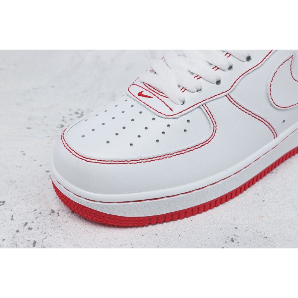 Authentic Nike Air Force 1 Low สีขาวแดง รองเท้ากันลื่นแบบสบาย ๆ สไตล์วินเทจต่ำ รองเท้าผ้าใบ ผู้ชาย ผู้หญิงHot sales