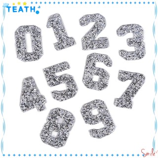 Teath แผ่นแพทช์คริสตัล พลอยเทียม รูปตัวอักษร ตัวเลข 2.3 นิ้ว 0-9 สีเงิน สําหรับตกแต่งเสื้อผ้า หมวก กระเป๋า 20 ชิ้น