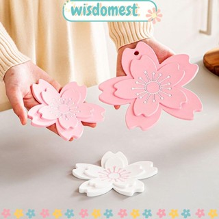 Wisdomest แผ่นฉนวนกันความร้อน รูปดอกไม้ ซิลิโคน แขวนได้ กันลื่น ทําความสะอาดง่าย สําหรับตกแต่งบ้าน โต๊ะอาหาร