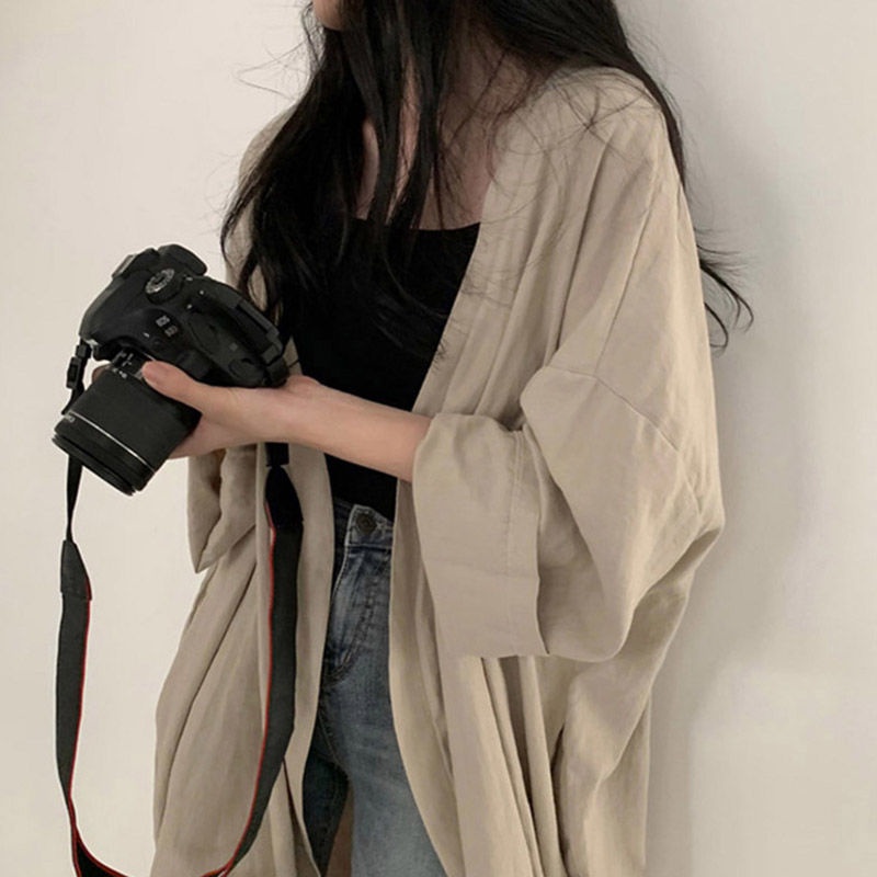 เสื้อแจ็กเก็ตกันแดด ความยาวปานกลาง ลําลอง สีกากี แบบเรียบง่าย เหมาะกับฤดูใบไม้ผลิ และฤดูใบไม้ร่วง ออกแบบดี เหมาะกับฤดูร้อน สําหรับผู้หญิง