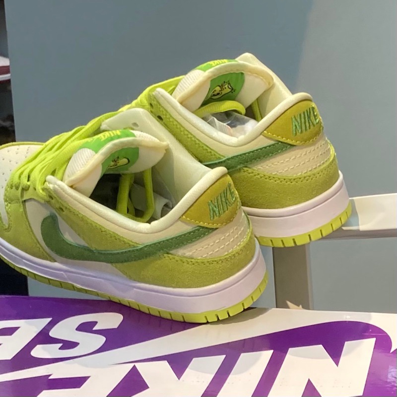 Nike SB dunk Low Green Apple พร้อมเชือกเสริม For Couple โดย Xian Kicks รองเท้า new