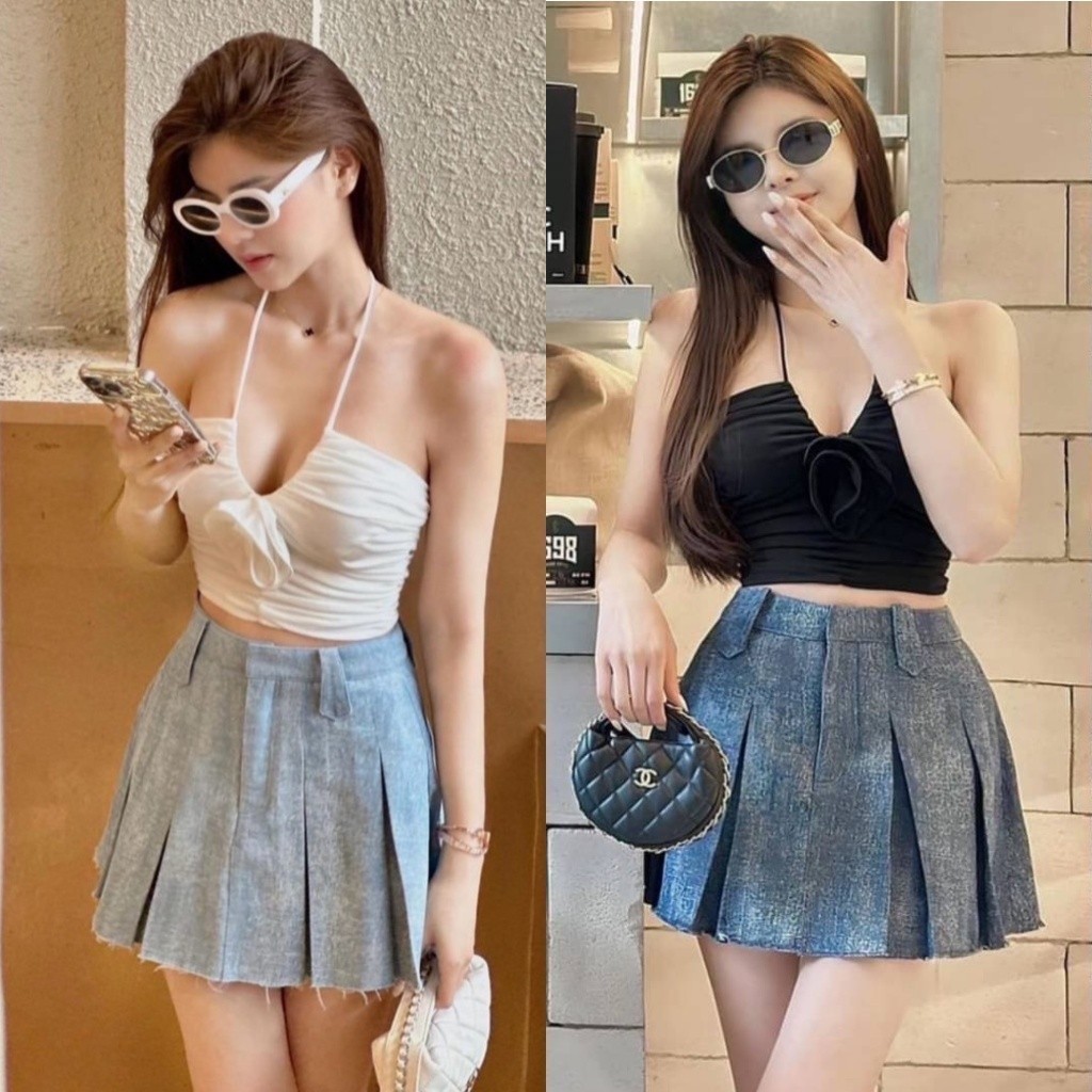 Mom.ss (พร้อมส่ง) LINDA78 ชุดเซตเสื้อกระโปรง แต่งดอกไม้ตรงอก กระโปรงสียีนส์เข้มมาคู่เสื้อผ้ายืดสีดำ 