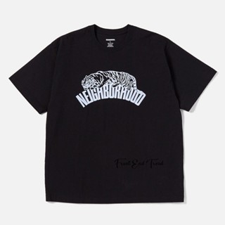 เสื้อยืดแขนสั้นลําลอง พิมพ์ลายโลโก้ NEIGHBORHOOD NBD สําหรับผู้ชาย และผู้หญิง