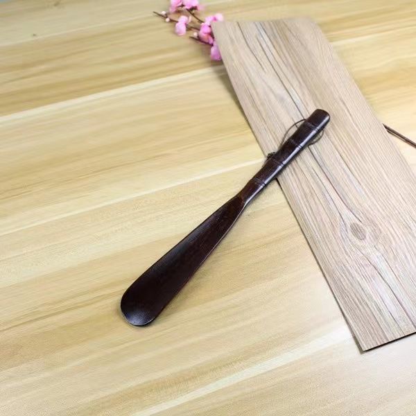 ♚แตรรองเท้า♚ ไม้เนื้อแข็ง Shoehorn ในครัวเรือนด้ามยาวผู้สูงอายุหญิงตั้งครรภ์ไม่โค้งงอกว่า Shoehorn สวมใส่รองเท้า Handy เครื่องมือไม้ Sho