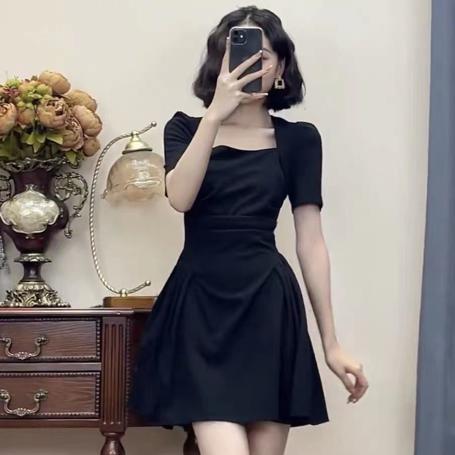 COZOK ชุดเดรสแขนสั้นคอเหลี่ยมสีดําน่ารักดีไซน์เพรียวบางแฟชั่น ffs