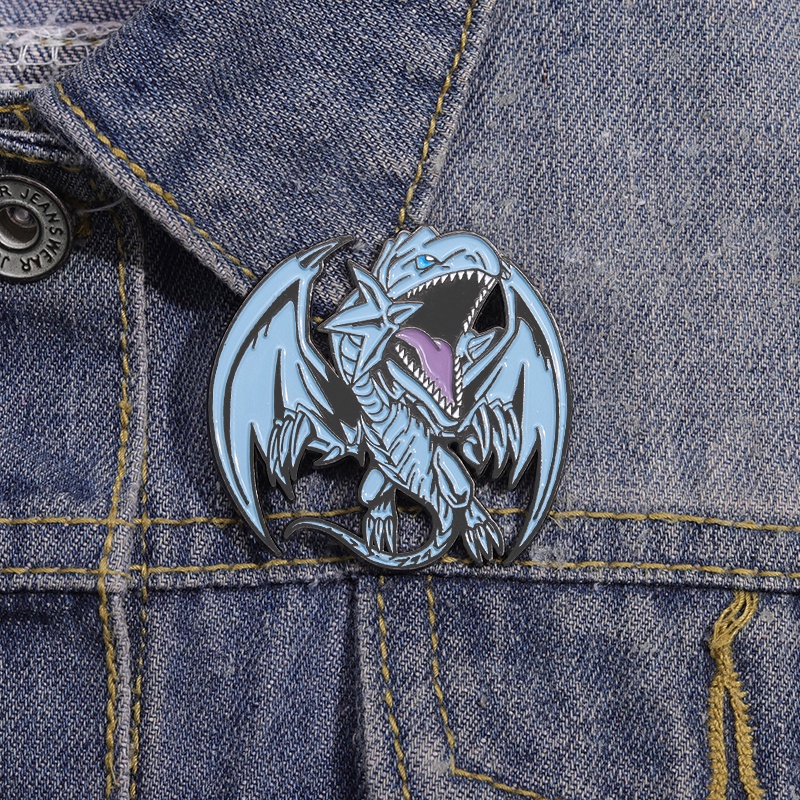 เข็มกลัดโลหะ รูปการ์ตูนอนิเมะญี่ปุ่น Yu-Gi-Oh Blue Eyes White Dragon สร้างสรรค์ สําหรับตกแต่งกระเป๋านักเรียน
