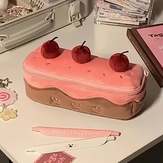 Creative Pink Cherry Plush กล่องดินสอนักเรียนความจุขนาดใหญ่กล่องดินสอเค้กกระเป๋าเก็บเครื่องเขียนอเนกประสงค์กระเป๋าเครื่องสําอาง