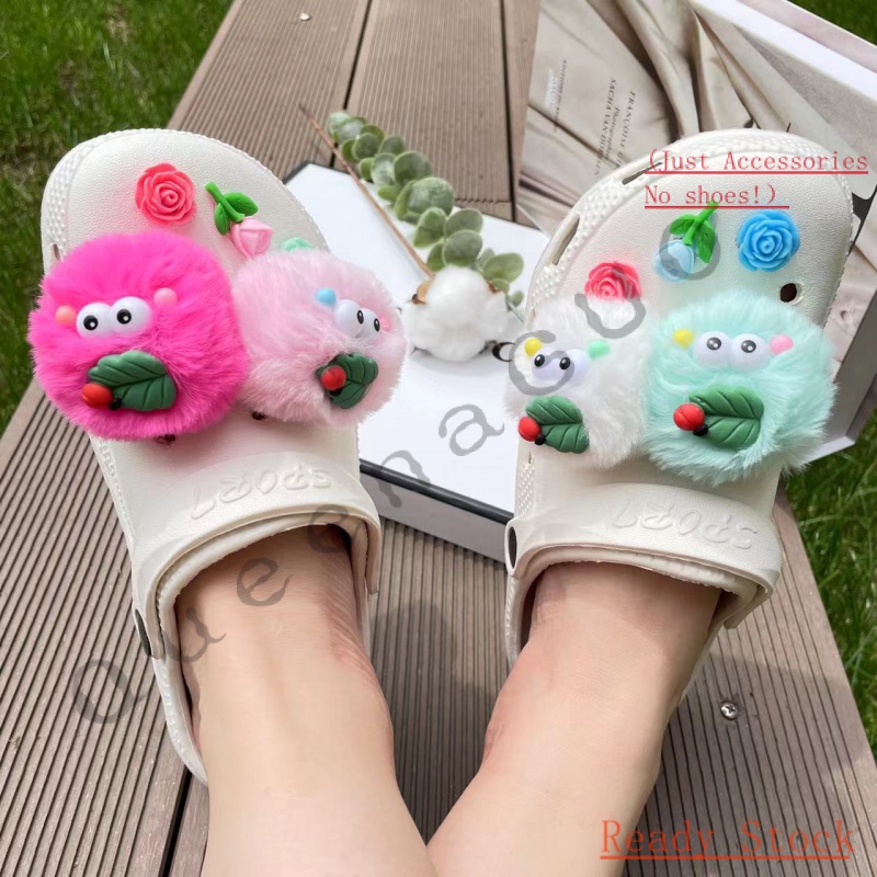 CROCS Jibbitz set（ไม่รวมรองเท้า）Cute plush ball รองเท้าแตะ Crocs Jibitz  ประดับขนเฟอร์   เหมาะกับของ