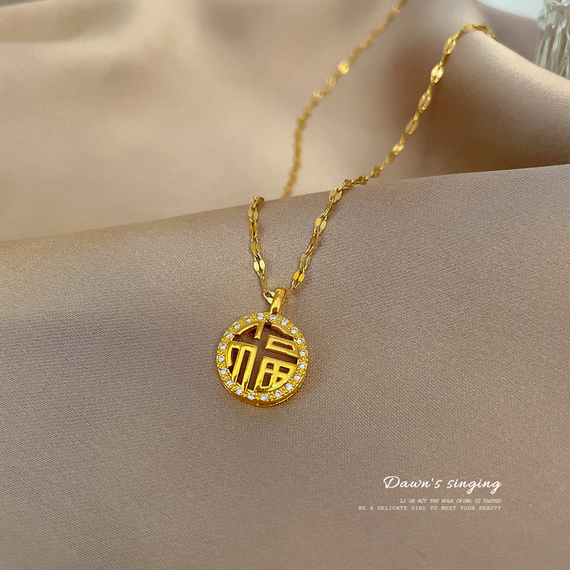 สร้อยคอทองคำเพชรเต็มตัวอักษรโชคลาภ 18K ไทเทเนียม สตีล สร้อยคอโซ่กระดูกไหปลาร้า สร้อยคอประณีตสำหรับผู้หญิง ของขวัญวันวาเลนไทน์ - รูปที่ 5