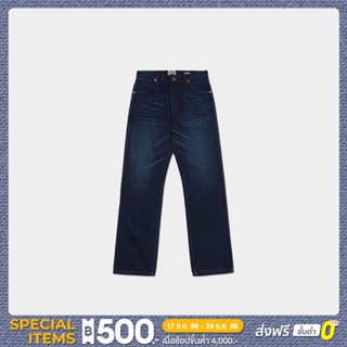 WRANGLER กางเกงยีนส์ผู้ชาย เอวกลาง ทรงตรง ทรง MWZ รุ่น WR SC23MMWZC03 สียีนส์