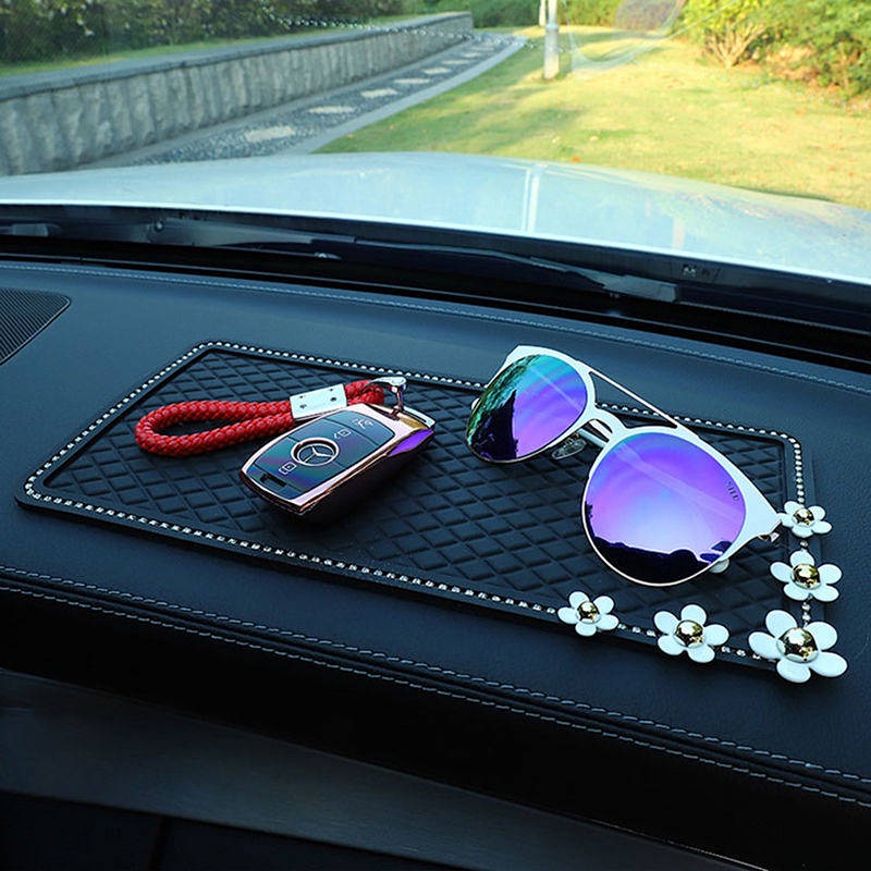 On Board Non Slip Mat High Temperature Resistant Car Decoration Storage Pad Large Car Perfume Mat Ce