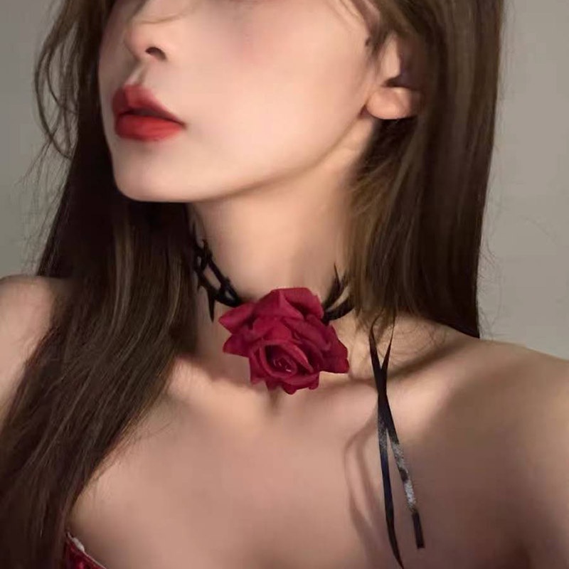 เวอร์ชั่นเกาหลี ใหม่ สไตล์ สร้อยคอหนาม กุหลาบ ปลอกคอ ปรับสายได้ กระดูกไหปลาร้า สร้อยคอสีเข้ม สร้อยคอเซ็กซี่