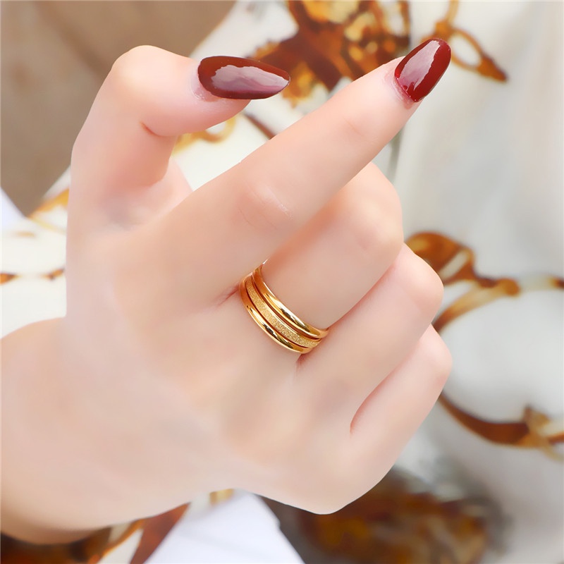 [LAVANDE] Sansheng III Frosted Ring แหวน 3 ชั้นหญิงแฟชั่นแหวนเหล็กไทเทเนียมที่ไม่ซ้ํากันกันน้ําไม่ซีดจาง J12401