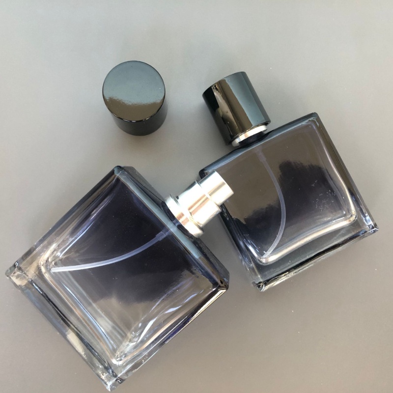 ขวดสเปรย์น้ําหอมเปล่า ทรงสี่เหลี่ยม ขนาด 30 มล. 50 มล. แบบพกพา สีน้ําเงินเข้ม สําหรับเดินทาง - รูปที่ 2