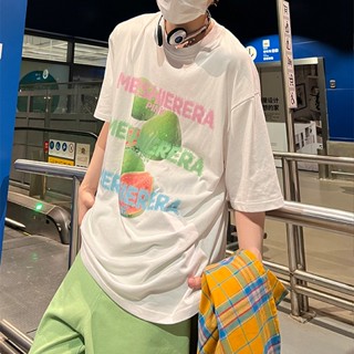 เสื้อยืดแขนสั้น พิมพ์ลายตัวอักษร ผลไม้ ทรงหลวม เข้ากับทุกการแต่งกาย แฟชั่นฤดูร้อน สไตล์สตรีท สําหรับผู้ชาย และผู้หญิง