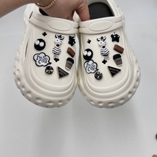 จี้Clog ตกแต่งชุดอุปกรณ์เสริมทั้งหมด Croc charm จิ๊บบิท Charm jitbitzจิ๊บบิทติดรองเท้า Charm croc shoe Charms Croc jibbitz Jibitz Chain Jitbitz Jibbitzตุ๊กตาติดรองเท้า jibbitz crocs ตัวติดรองเท้า crocs รองเท้า เครื่องประดับแฟชั่น