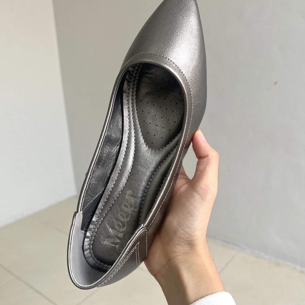 SudaSelect: รองเท้าคัทชู Meeer Plain but Glam รองเท้าคัตชูหัวแหลม เรียบ ส้นแบน