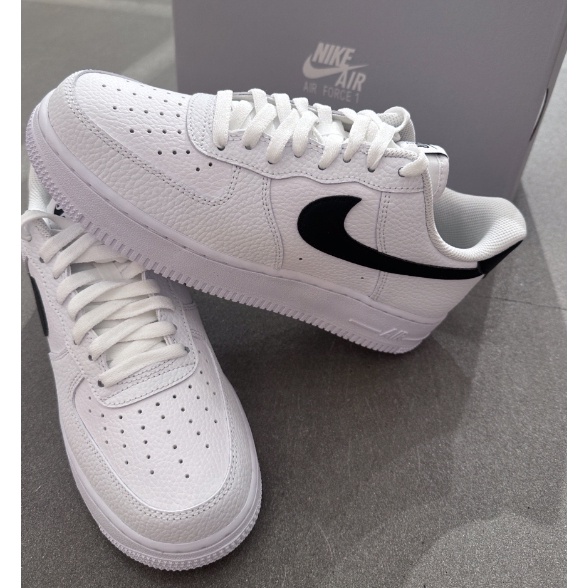 Nike Air Force 1 Low White and Black สีขาวดำ （ของแท้ 100 %） รองเท้า light