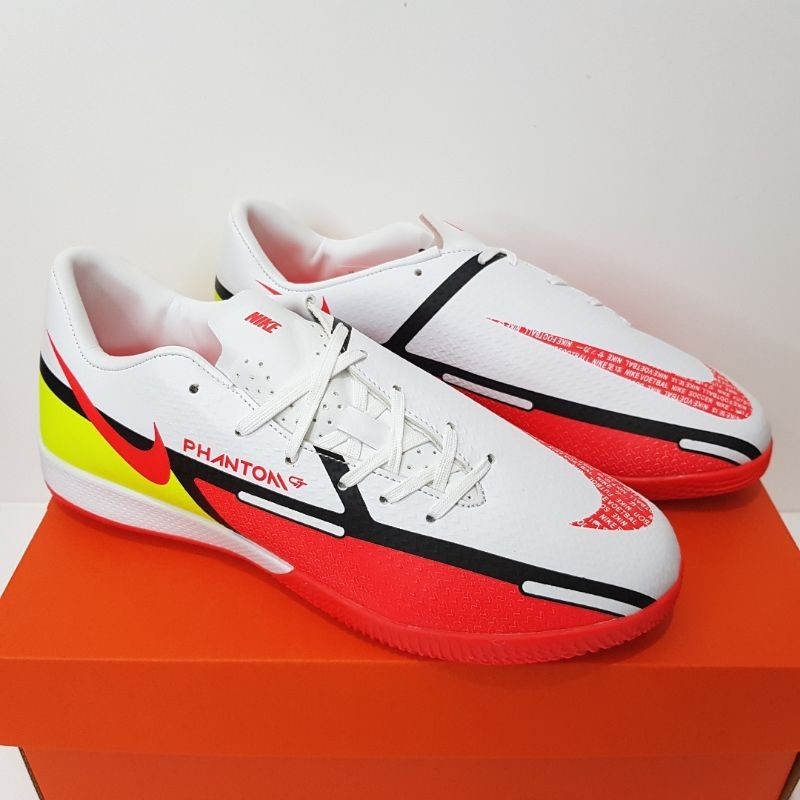 Sepatu Futsal Nike Phantom GT 2 Pro สีขาว Bright Crimson Volt Black IC  รองเท้ากีฬา