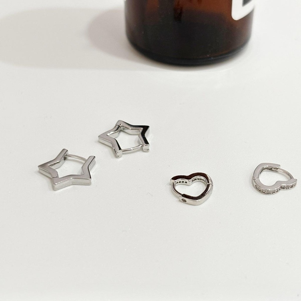 Jinjoo ต่างหูห่วง รุ่น Celestial Love Hoops ดีไซน์รูปดาวและหัวใจ สื่อถึงความรักและความฝัน