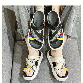 รองเท้าแตะ ระบายอากาศ ตาข่าย หอคอยสีแดง แฟชั่นฤดูร้อน สําหรับผู้ชาย