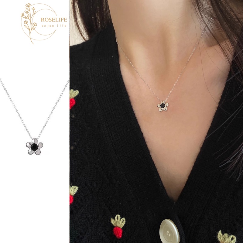Roselife สร้อยคอโชคเกอร์ โซ่เงิน จี้เพทาย รูปดอกไม้ สีดํา สไตล์เรโทร เครื่องประดับ สําหรับผู้หญิง