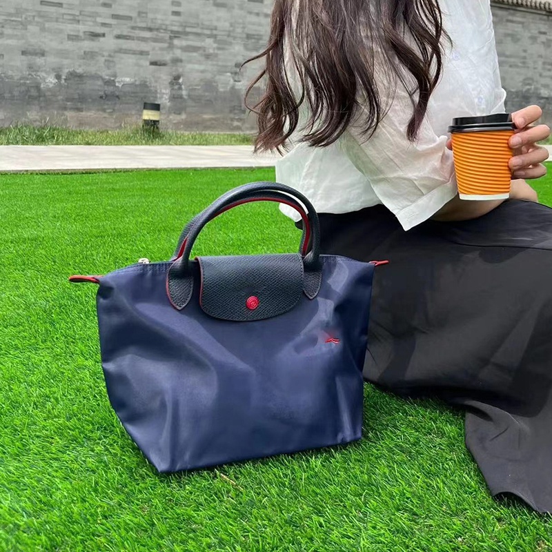 War Horse กระเป๋า tote สำหรับผู้หญิง ทำจาก nylon และหนังวัว ปักลาย Pegasus กันน้ำ - รูปที่ 4