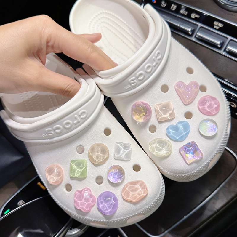 แฟชั่นหัวใจ Rhinestones jibbits เรืองแสงใน Dark รองเท้า Charms Rhinestones Jibitz croccs Pin อัญมณี Jibits Crocks รองเท้าผู้หญิงอุปกรณ์เสริมตกแต่ง