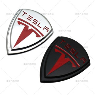 Tesla Tesla สติกเกอร์รถโลหะดัดแปลงสติกเกอร์ด้านข้างป้ายบุคลิกภาพสร้างสรรค์ป้ายท้ายรถ model3 modelY รุ่นโลโก้ตกแต่ง