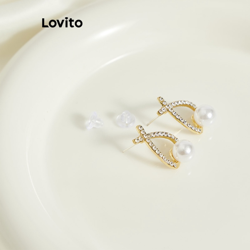 Lovito ต่างหูผู้หญิง แต่งพลอยเทียม ไข่มุก สีพื้น สไตล์ลำลอง L63AD367 (สีขาว)