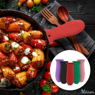 ผู้ถือหม้อซิลิโคน Handle Antislip ทนต่ออุณหภูมิสูง Potholder ซิลิโคน Skillets Grip Anti-scald Kitchen Gadgets M