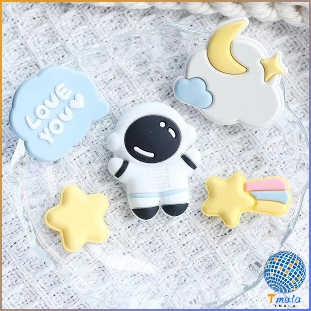 Tmala ชุดตกแต่งรองเท้า จิ๊บบิทตัวติดรองเท้า ลายการ์ตูนน่ารัก Moji 12pcs/10pcs/6pcs/2pcs Shoe accessories
