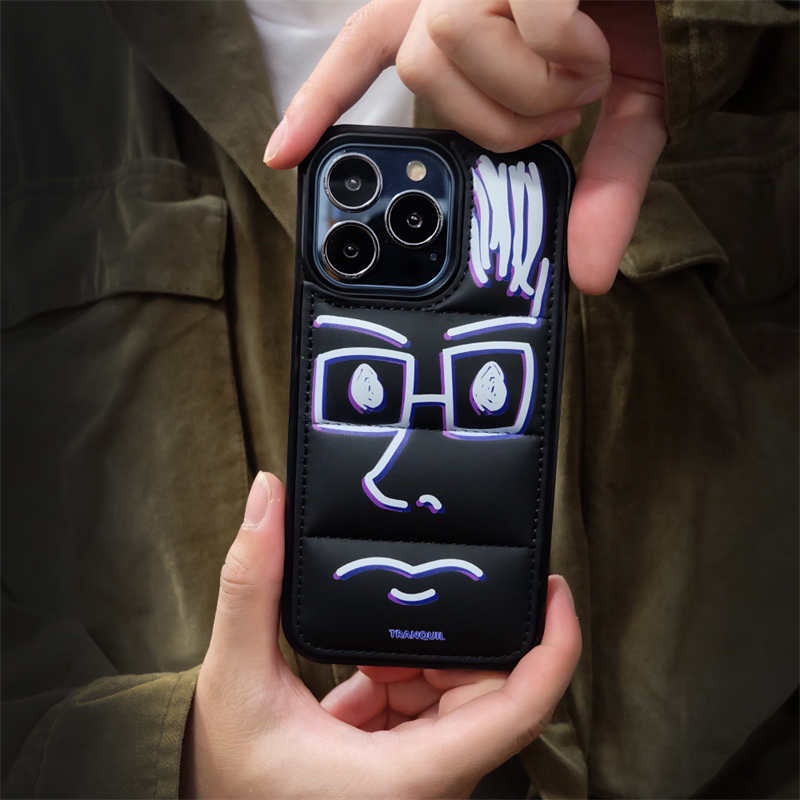 ภาพวาด Eyed Man Feather Fiber Down Jacketเคสโทรศัพท์สําหรับiPhone 15 Pro Max 15 Plus iPhone 11 12 13
