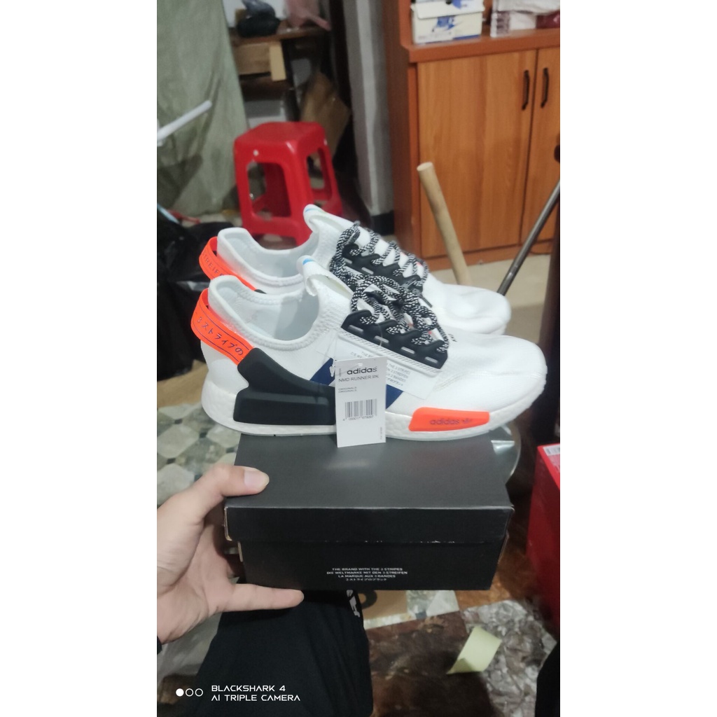 a-d-i-d-a-s NMD R1 V2 White Solar?Red Black Sport Running Shoes