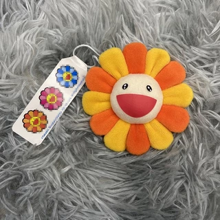 คุณภาพสูง ญี่ปุ่น Takashi Murakami ดอกทานตะวัน เข็มกลัด Wang Yibo ดาว สไตล์เดียวกัน คู่รัก กระเป๋า เครื่องประดับ รองเท้า เสื้อผ้า อุปกรณ์เสริม